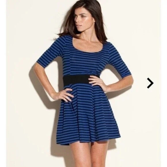 Striped Guess Dress - Picture 1 of 6